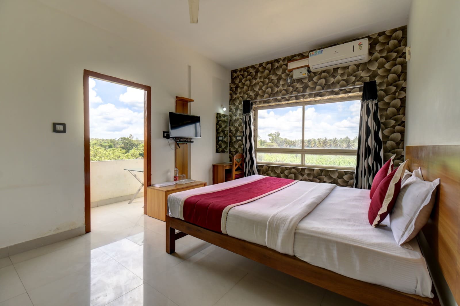 Deluxe-Room-2